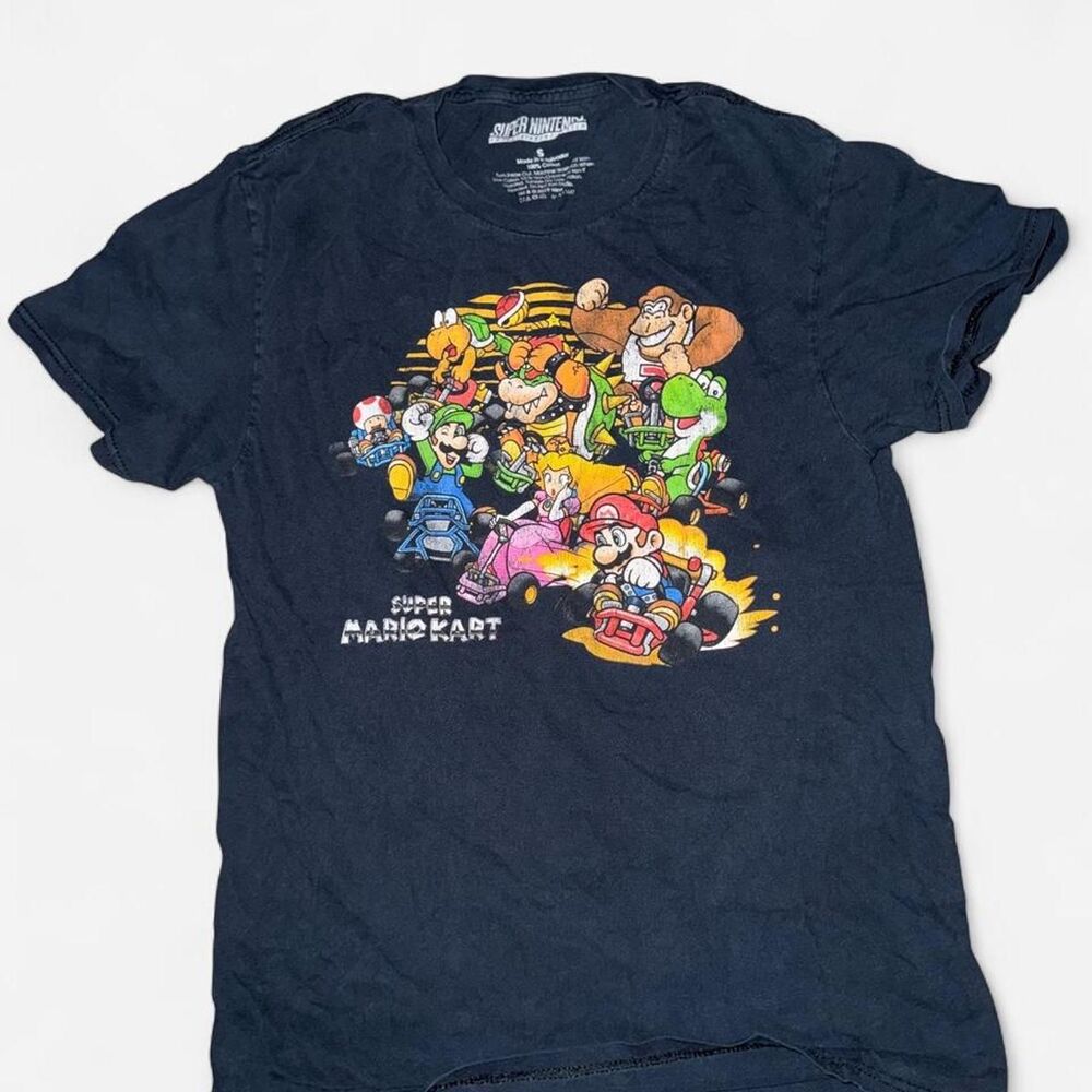 Nintendo Men's Black and Navy T-shirt